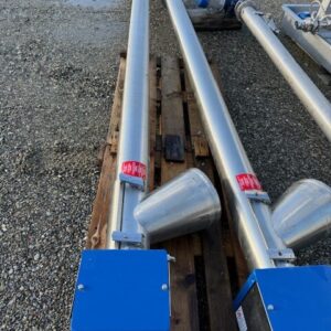 tre colonne in accaio inox di colore grigio e blu